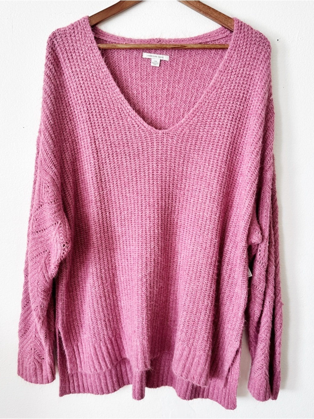 American Eagle Outfitters Mauve-Pink V-Neck Knit Sweater large